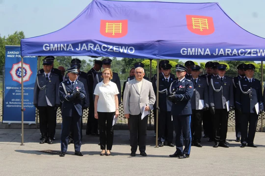 Święto Policji w Jarocinie. Policjanci odebrali awanse, padła ważna zapowiedź na 2027 rok