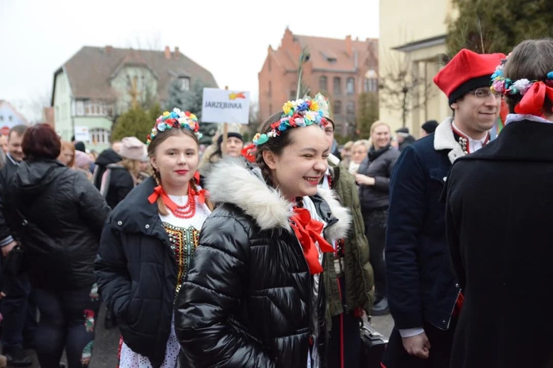 14. Jarocińskie Kolędowanie z Orszakiem Trzech Króli. Najwięcej było przedszkolaków  [ZDJĘCIA]