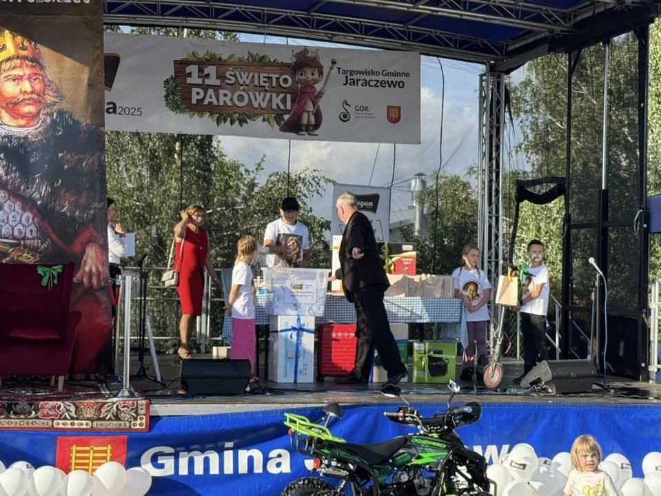 Tłumy na Święcie Parówki w Jaraczewie. Na przekór deszczowej pogodzie [ZDJĘCIA] — zdjęcie 5 z 156