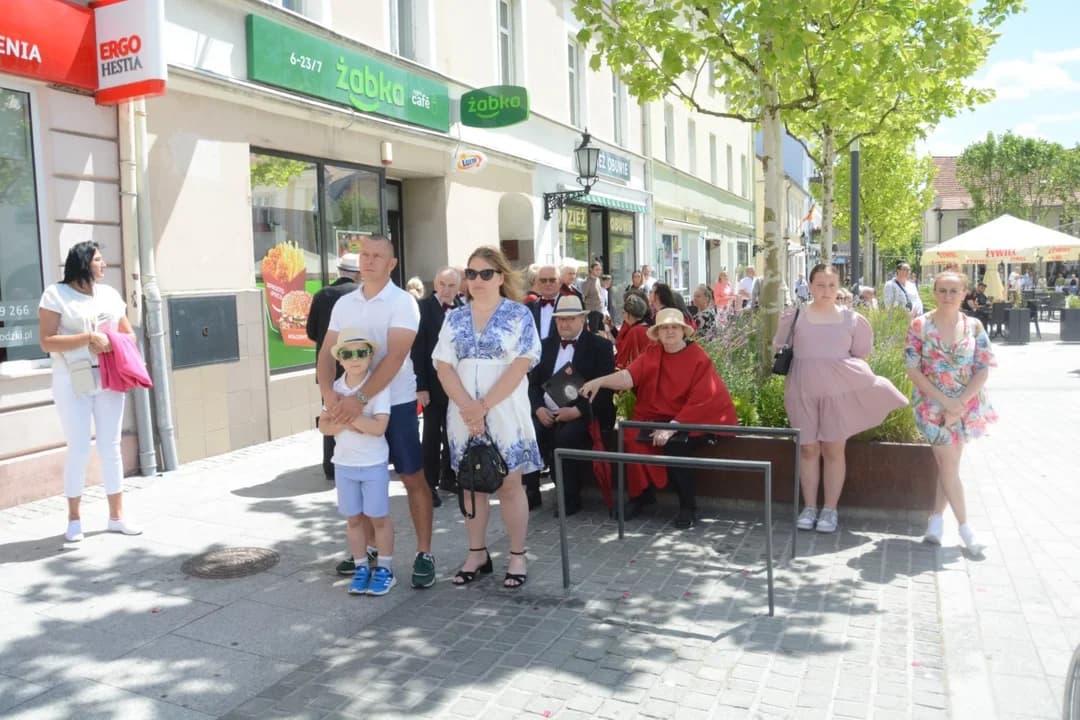 Boże Ciało w Jarocinie. ZOBACZ zdjęcia z największej procesji [GALERIA] — zdjęcie 4 z 231