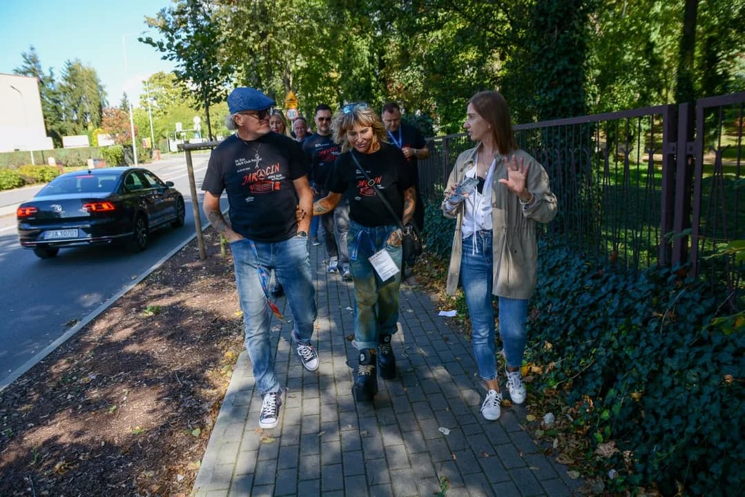 Zarejestrowano 41 załóg, które poruszają się pięknie utrzymanymi i odrestaurowanymi mercedesami. — zdjęcie 5 z 121