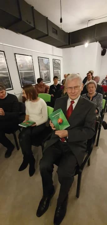 Wacław Adamiak promował swoją najnowszą książkę "Mała Petronelka. Opowieści o grzybach, roślinach i zwierzętach" — zdjęcie 4 z 11