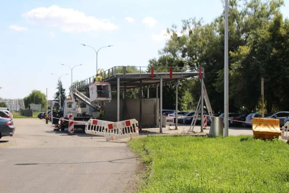 Myjnia samochodowa na parkingu przy ul. św. Ducha — zdjęcie 6 z 8