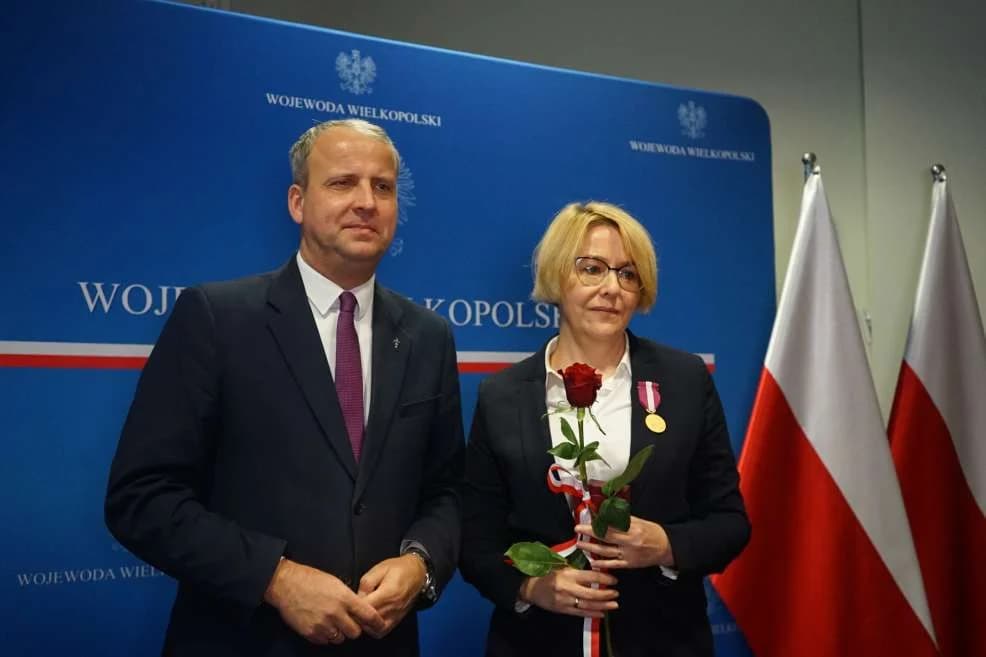 Dyrekcja Powiatowego Urzędu Pracy w Jarocinie odznaczona — zdjęcie 2 z 4