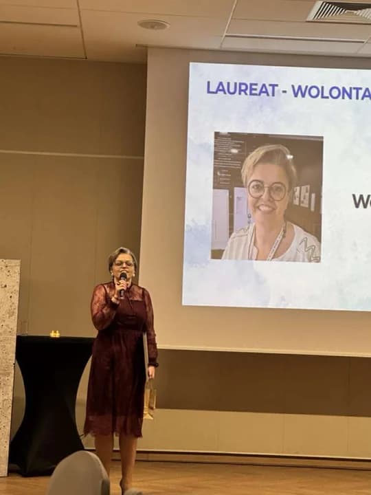 Gala z okazji Jarocińskiego Dnia Wolontariusza (na zdjęciu Werronika Wesołek) — zdjęcie 4 z 43