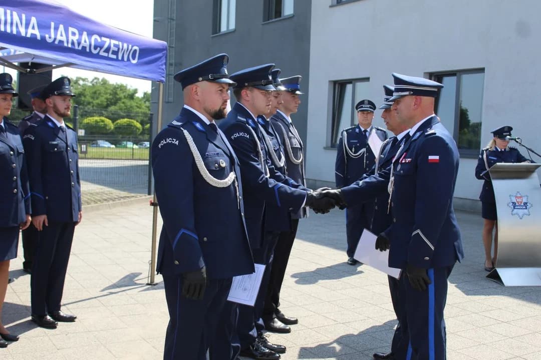 Święto Policji w Jarocinie. Policjanci odebrali awanse, padła ważna zapowiedź na 2027 rok