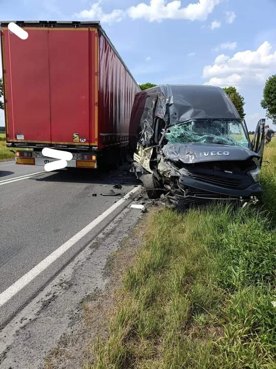 Kolizja na DK 11 w okolicy Wolicy Pustej — zdjęcie 1 z 4