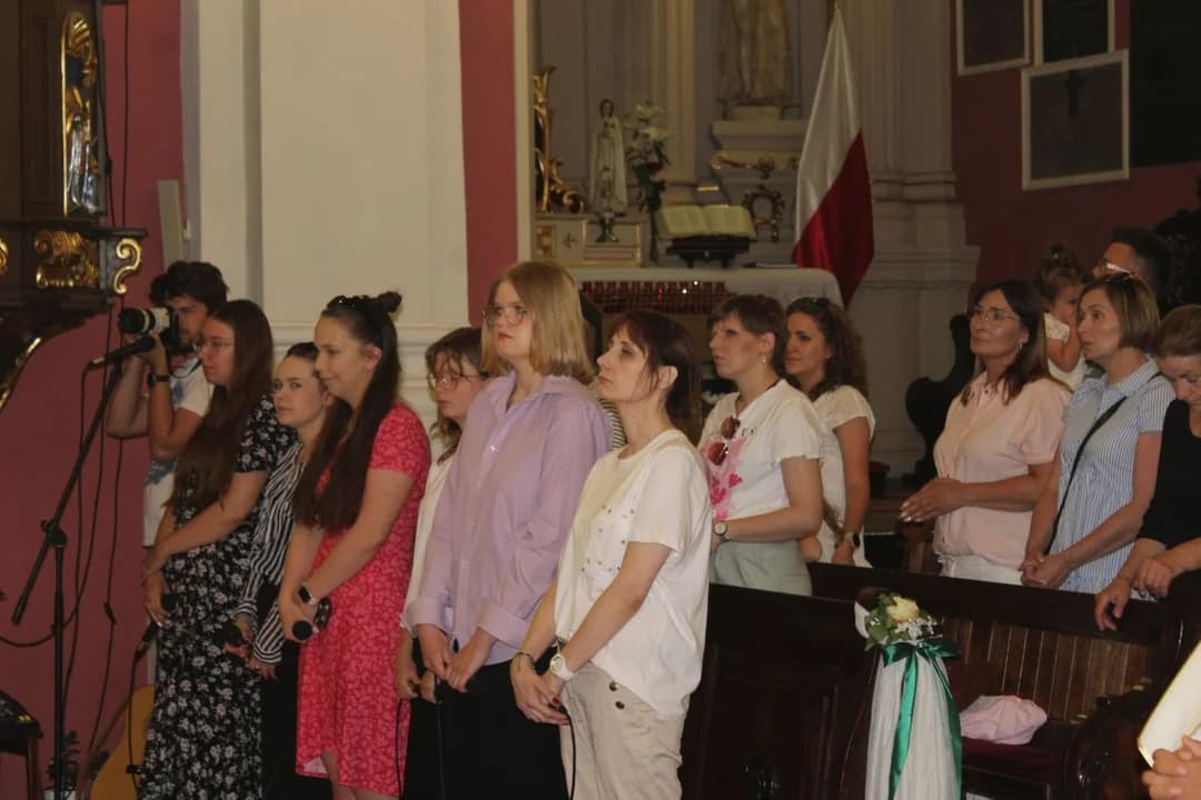 Elżbietankom podziękowano za 133 lat posługi w Jarocinie. Z końcem miesiąca siostry opuszczą miasto [ZDJĘCIA] — zdjęcie 6 z 206