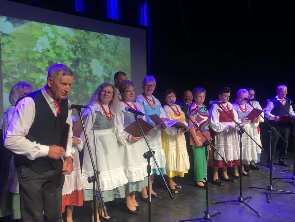 V Festiwal Piosenki Biesiadnej i Ludowej w Jarocinie — zdjęcie 2 z 338