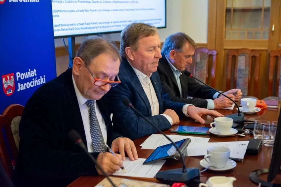 Posiedzenie Rady Powiatu Jarocińskiego — zdjęcie 4 z 18