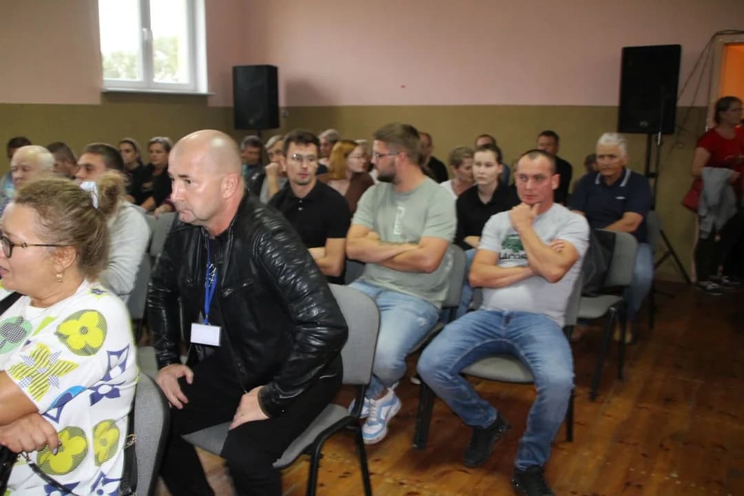 Protestują przeciwko fermie w Twardowie. Zbierają pieniądze, by przeciwstawić się planom inwestora — zdjęcie 5 z 54
