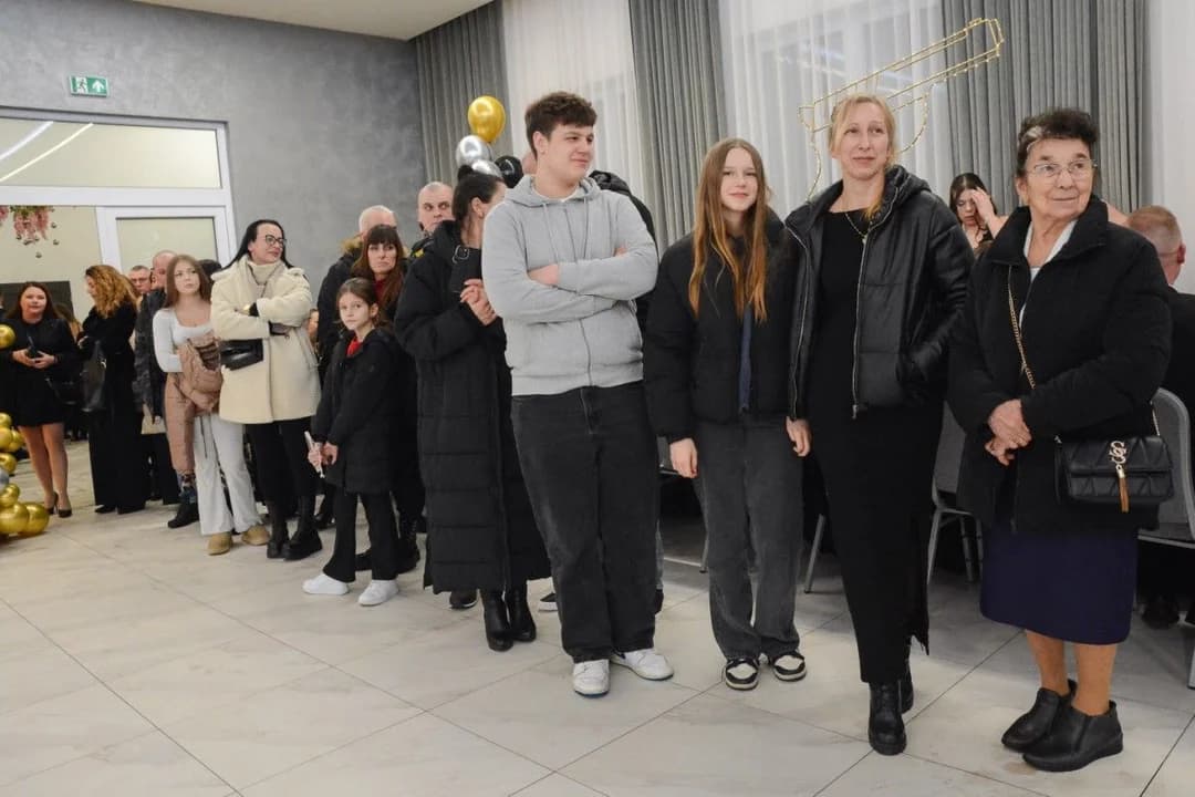 Studniówka 2025. W walentynki imprezowali maturzyści z Zespołu Szkół Ponadpodstawowych nr 2 w Jarocinie [ZDJĘCIA] — zdjęcie 5 z 98