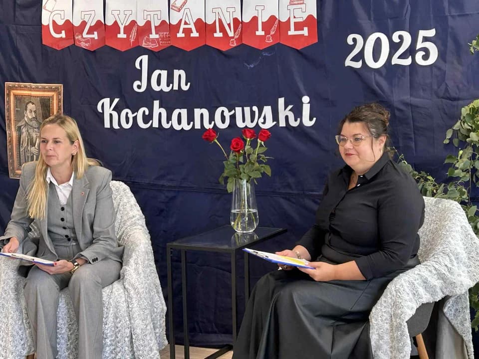 Przedszkolaki z "Geometrycznego Świata" w Jarocinie wzięły udział w "Narodowym Czytaniu" z panią burmistrz  [ZDJĘCIA] — zdjęcie 4 z 4