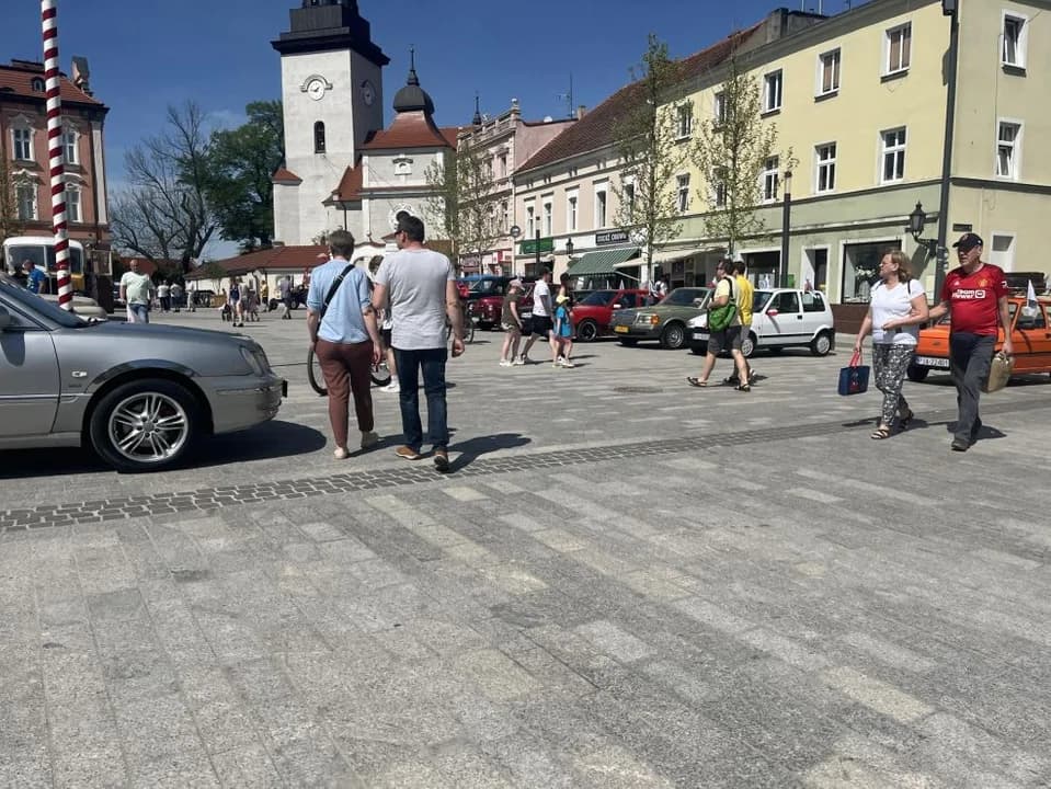 Zlot Pojazdów Zabytkowych w Jarocinie — zdjęcie 5 z 183