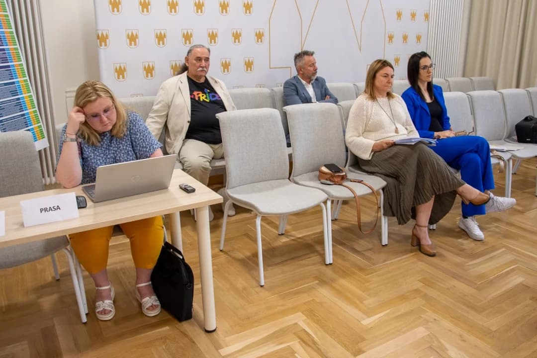 Posiedzenia Rady Miejskiej w Jarocinie (lipiec 2025 r.) — zdjęcie 5 z 25