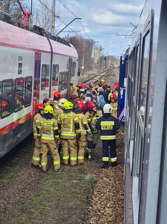 Tragiczny wypadek na torach między Jarocinem a Środą Wlkp. Nie żyje jedna osoba [AKTUALIZACJA] — zdjęcie 3 z 3