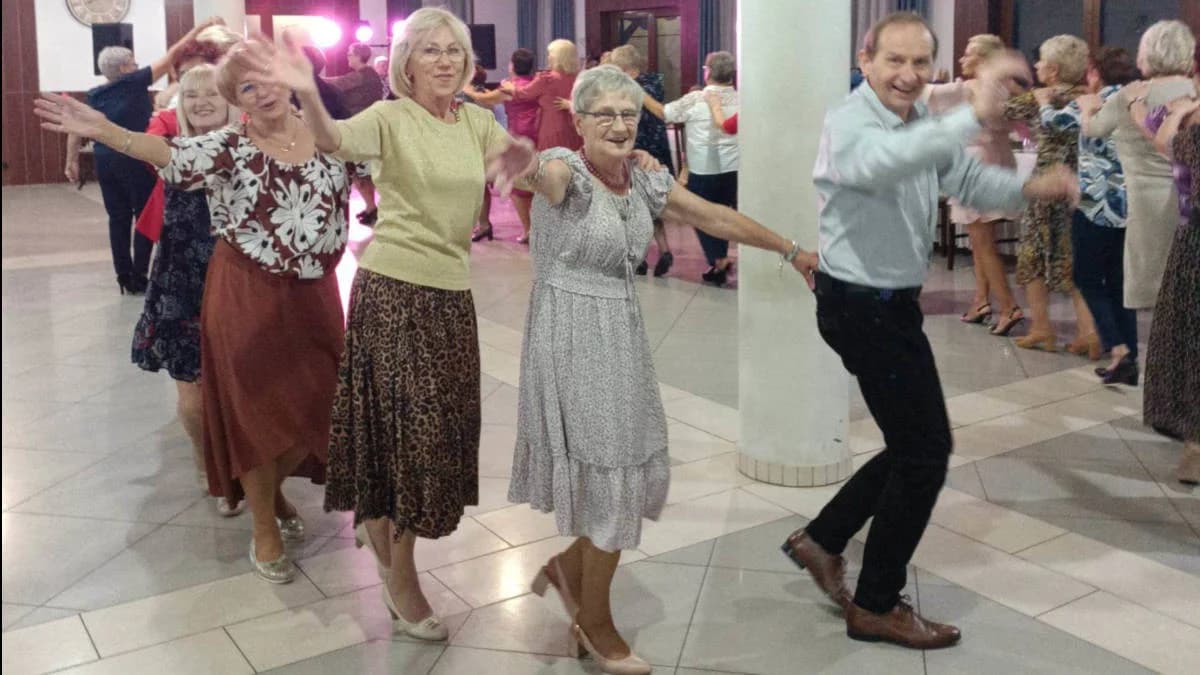Seniorzy z Jarocińskiego Uniwersytetu Trzeciego Wieku świętowali Dzień Seniora [ZDJĘCIA]