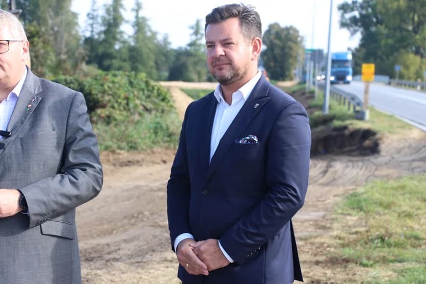 Droga zostanie poszerzona i wykonana zostanie ścieżka pieszo-rowerowa. Największym wyzwaniem organizacyjnym będzie przebudowa mostu w Nowej Wsi (od której zaczną się roboty) i ronda w Gizałkach.