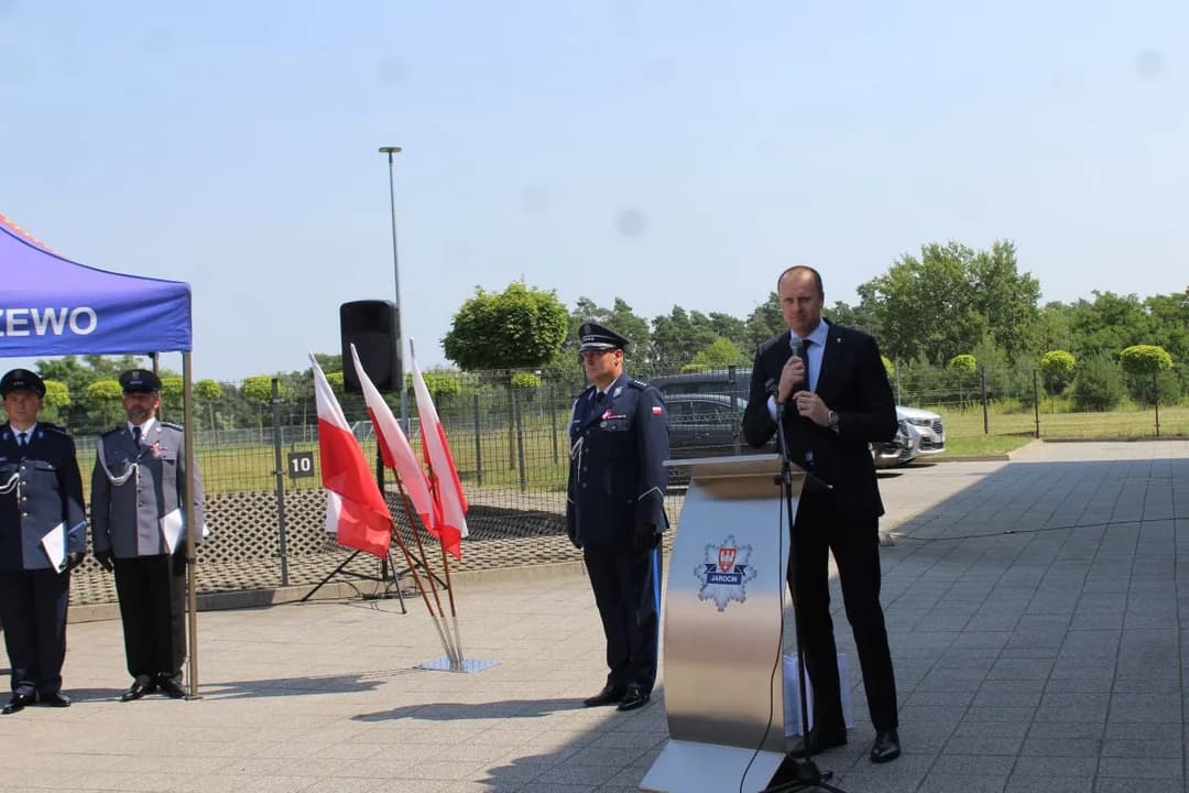 Święto Policji w Jarocinie. Policjanci odebrali awanse, padła ważna zapowiedź na 2027 rok