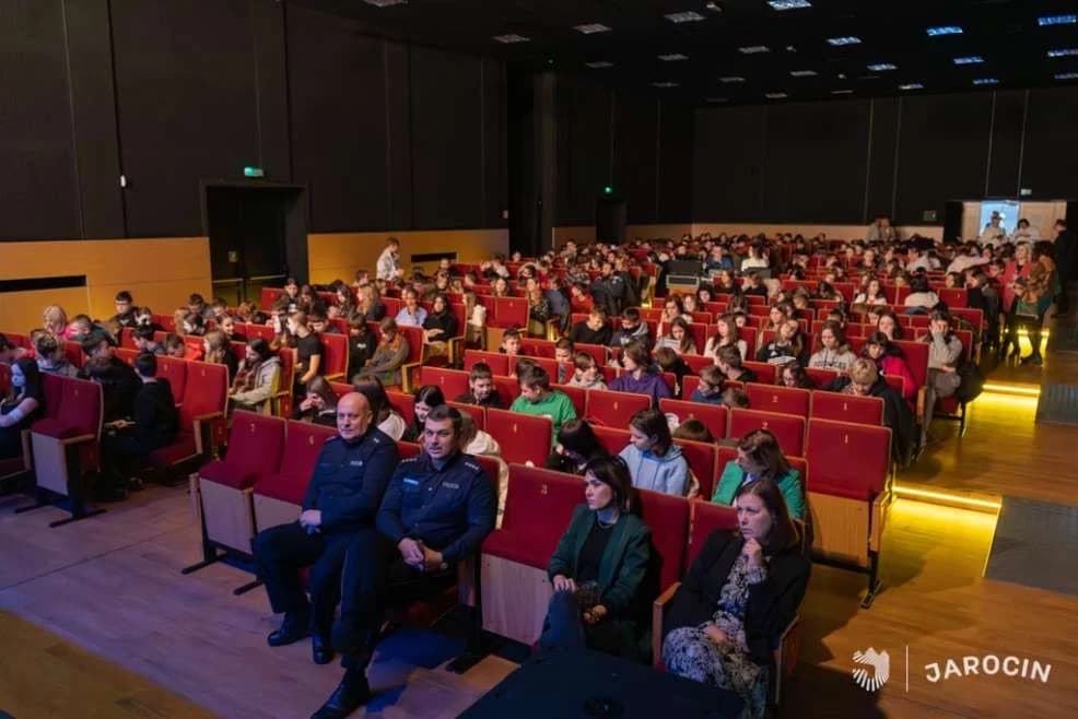 W JOK-u o bardzo ważnych sprawach dla dzieci i młodzieży. Konferencja „STOP przemocy rówieśniczej" [ZDJĘCIA] — zdjęcie 6 z 9