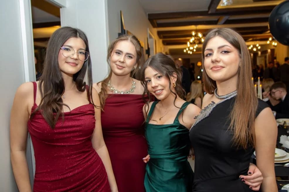 Studniówki 2026. Zabawa licealistów z Zespołu Szkół Społecznych w Jarocinie [ZDJĘCIA] — zdjęcie 5 z 116