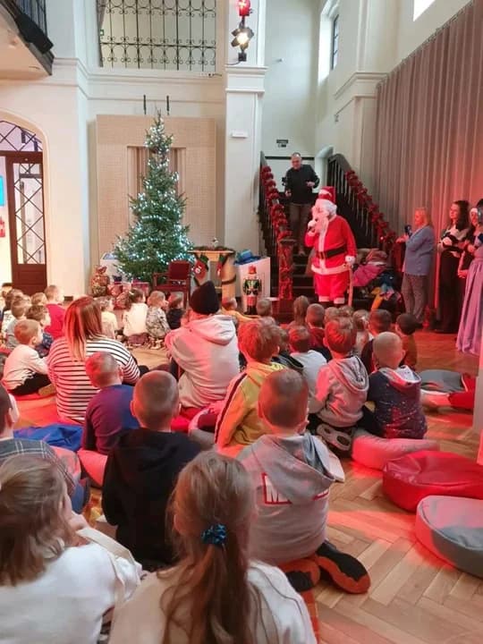 Wyjątkowe mikołajki w przedszkolu Marcinek w Jarocinie — zdjęcie 2 z 6
