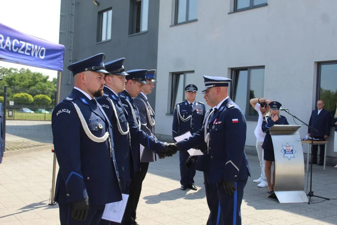 Święto Policji w Jarocinie. Policjanci odebrali awanse, padła ważna zapowiedź na 2027 rok