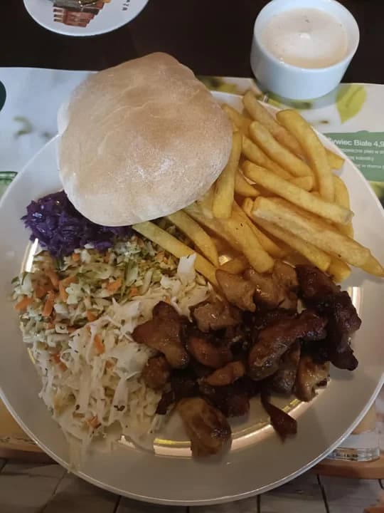Odwiedziliśmy niedawno otwartą restaurację Sphinks w Jarocinie. Każdy zamówił inne danie. Jakie wrażenia? — zdjęcie 2 z 17
