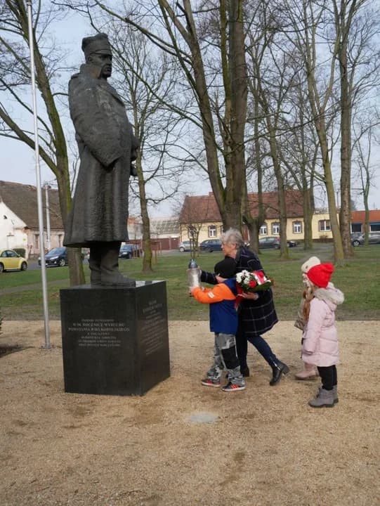 W Mieszkowie uczcili rocznicę śmierci generała Taczaka. Za nieco ponad miesiąc będą świętować 150-lecie urodzin — zdjęcie 4 z 8