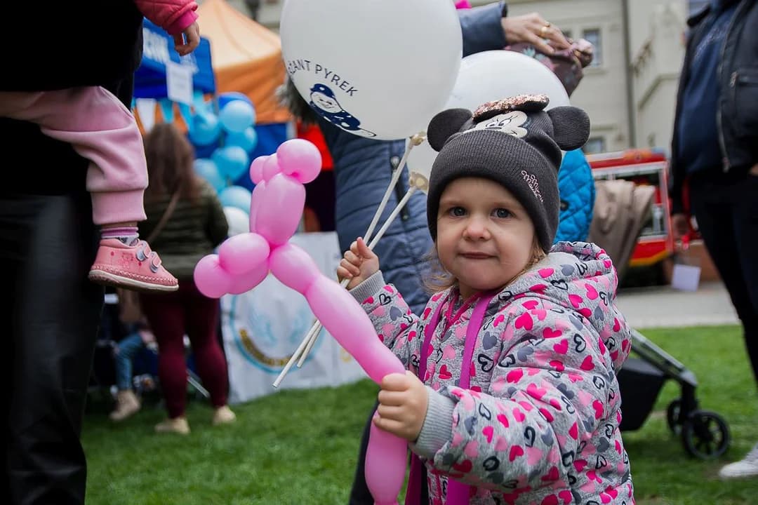 Festyn charytatywny dla Julii Banaszak z Jarocina i Michałka Jędrasiaka z Witaszyc — zdjęcie 6 z 107