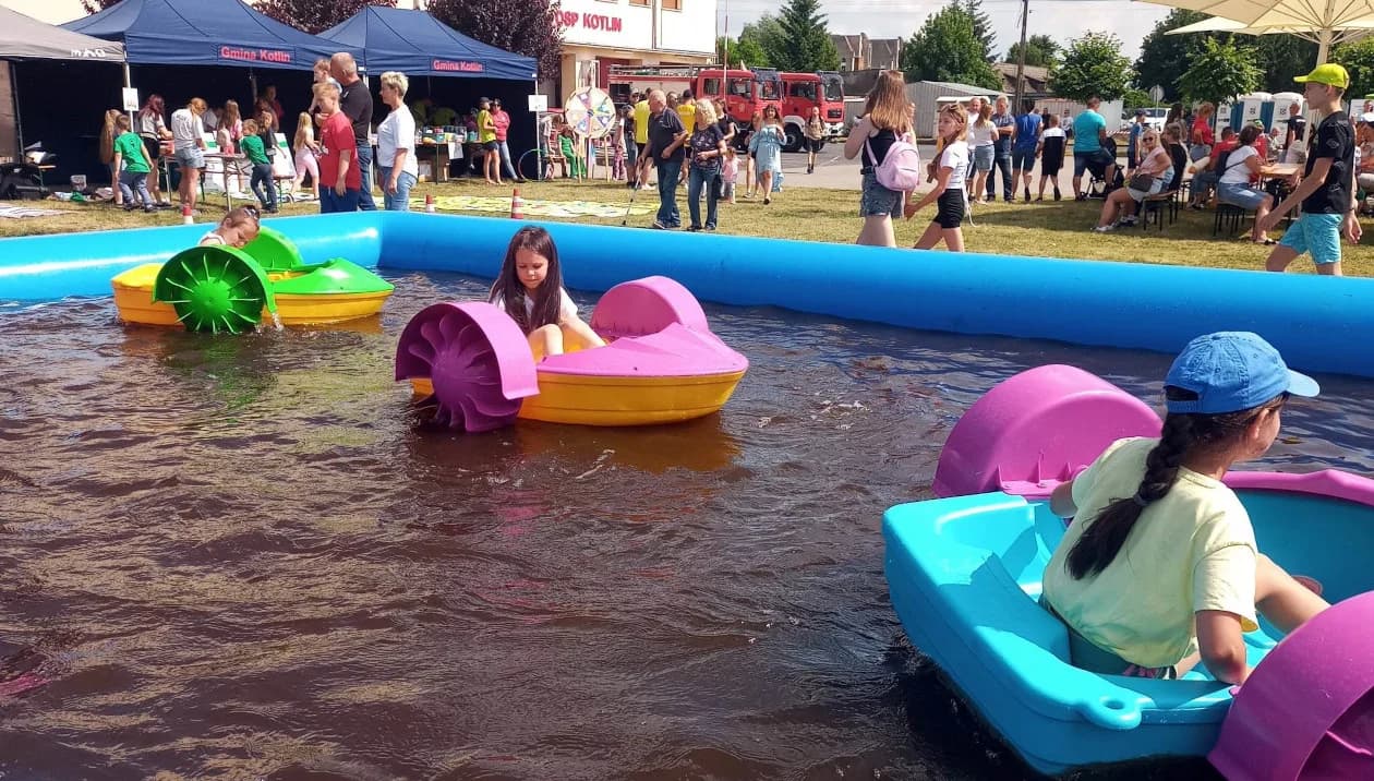 Piknik "Powitanie lata - z kulturą razem" i "Bitwa Regionów" w Kotlinie — zdjęcie 2 z 122