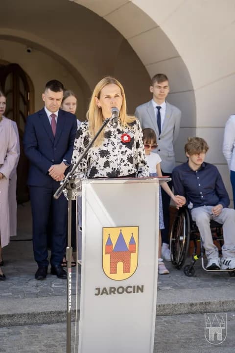 Dwa lata rządów - jaką ocenę dają burmistrzowi mieszkańcy, jaką radni? Jest piątka, ale i jedynka...