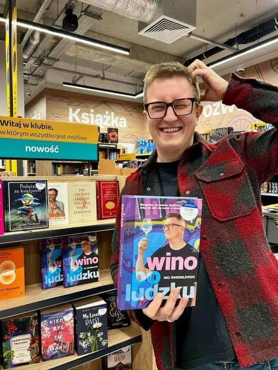 Niedawno Iwo wydał swoją pierwszą książkę, która jest jednym z bestsellerów Empiku