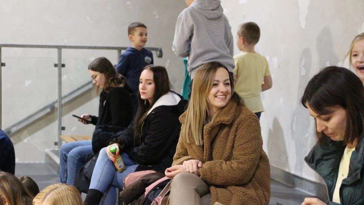 Bez większych niespodzianek w szóstej kolejce Jarocińskiej Ligi Halowej Piłki Nożnej [ZDJĘCIA] — zdjęcie 4 z 37