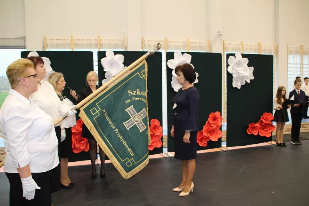 60-lecie Szkoły Podstawowej w Komorzu Przybysławskim i otwarcie hali sportowej [WIDEO, ZDJĘCIA]