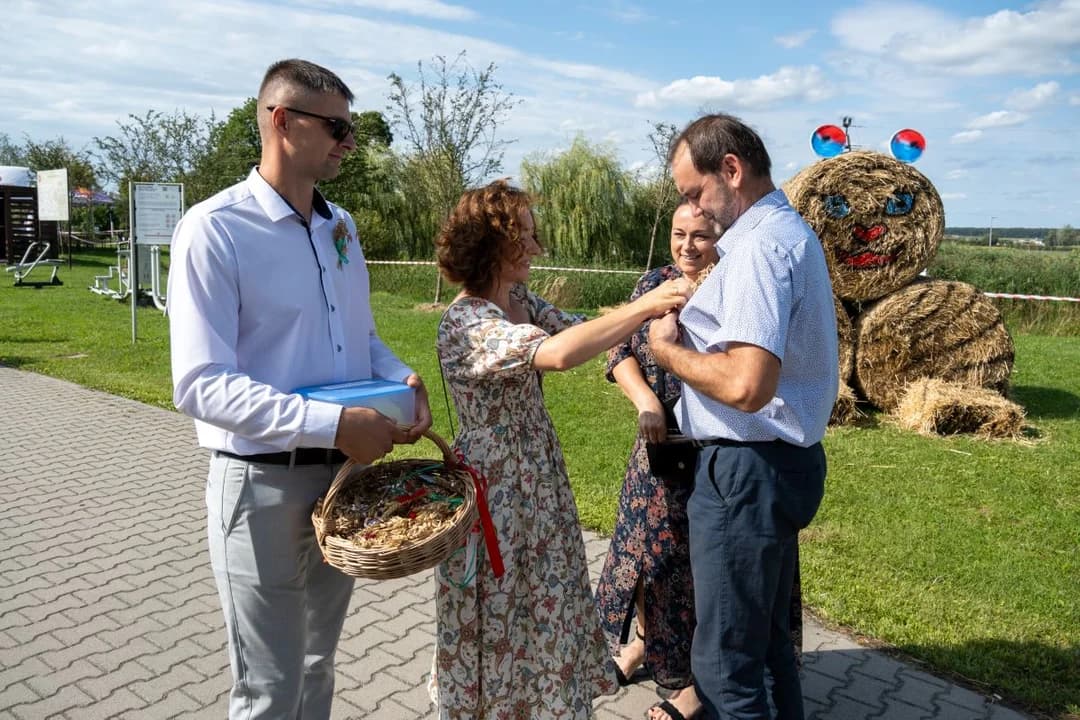 Panie z KGW Rusko „zaszalały” na dożynkach wiejskich. Nie tylko gotowały, ale również występowały [ZDJĘCIA] — zdjęcie 3 z 115