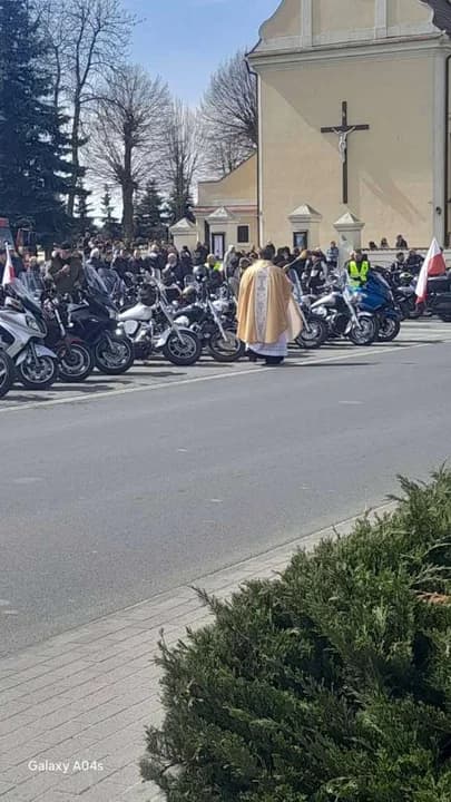 Motocykliści z błogosławieństwem proboszcza rozpoczęli sezon w Mieszkowie — zdjęcie 5 z 69