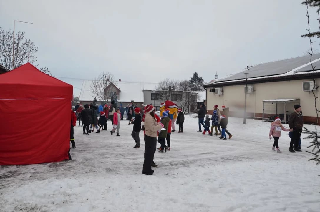 I Mikołajkowy Bieg Strażacki w Cielczy