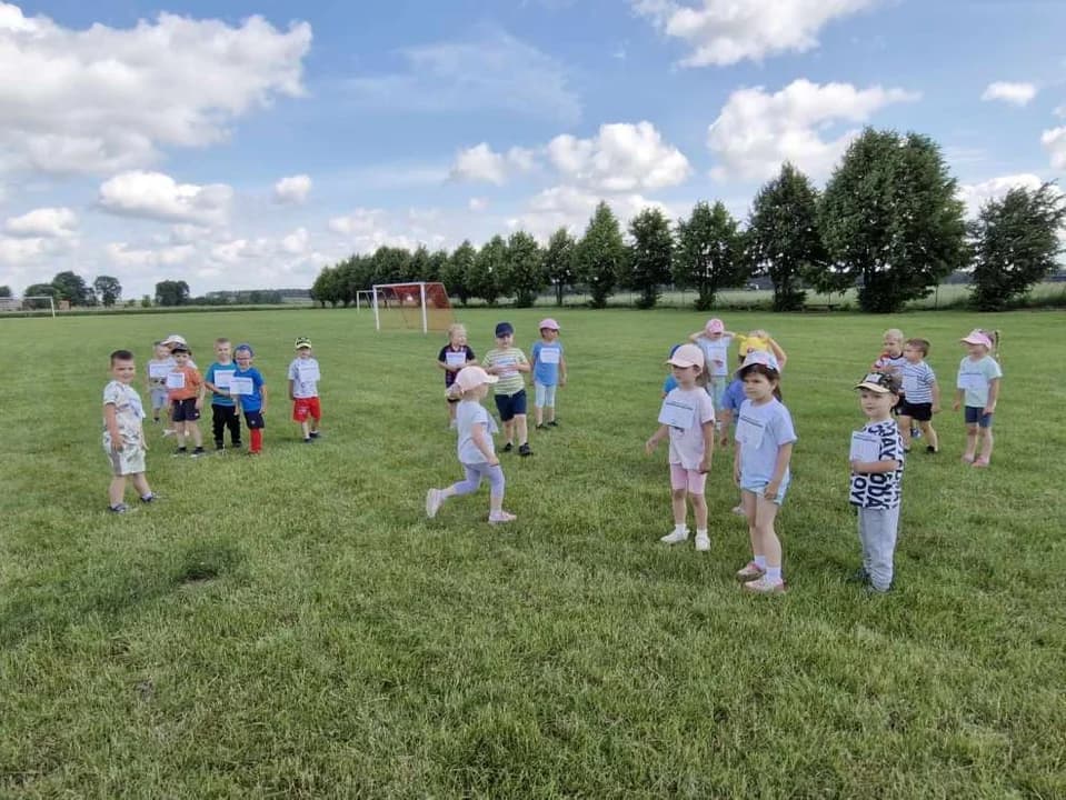 Przedszkolaki z Mieszkowa w akcji „Sprintem do maratonu” — zdjęcie 3 z 73