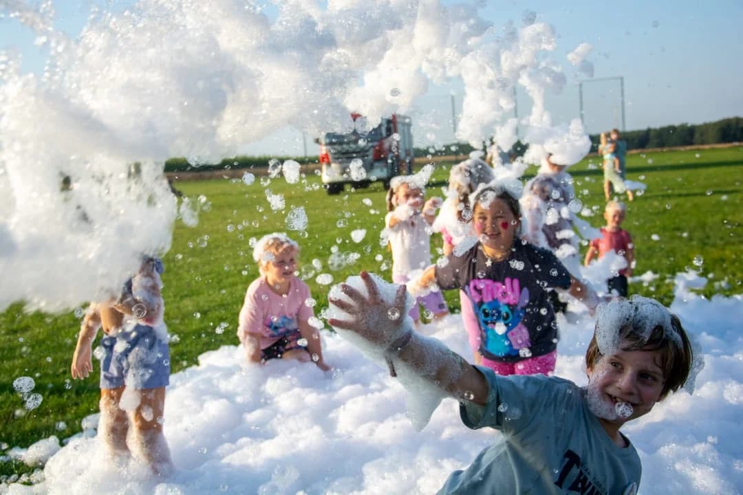 Dożynki w Racendowie z piana party i alpakami [ZDJĘCIA]