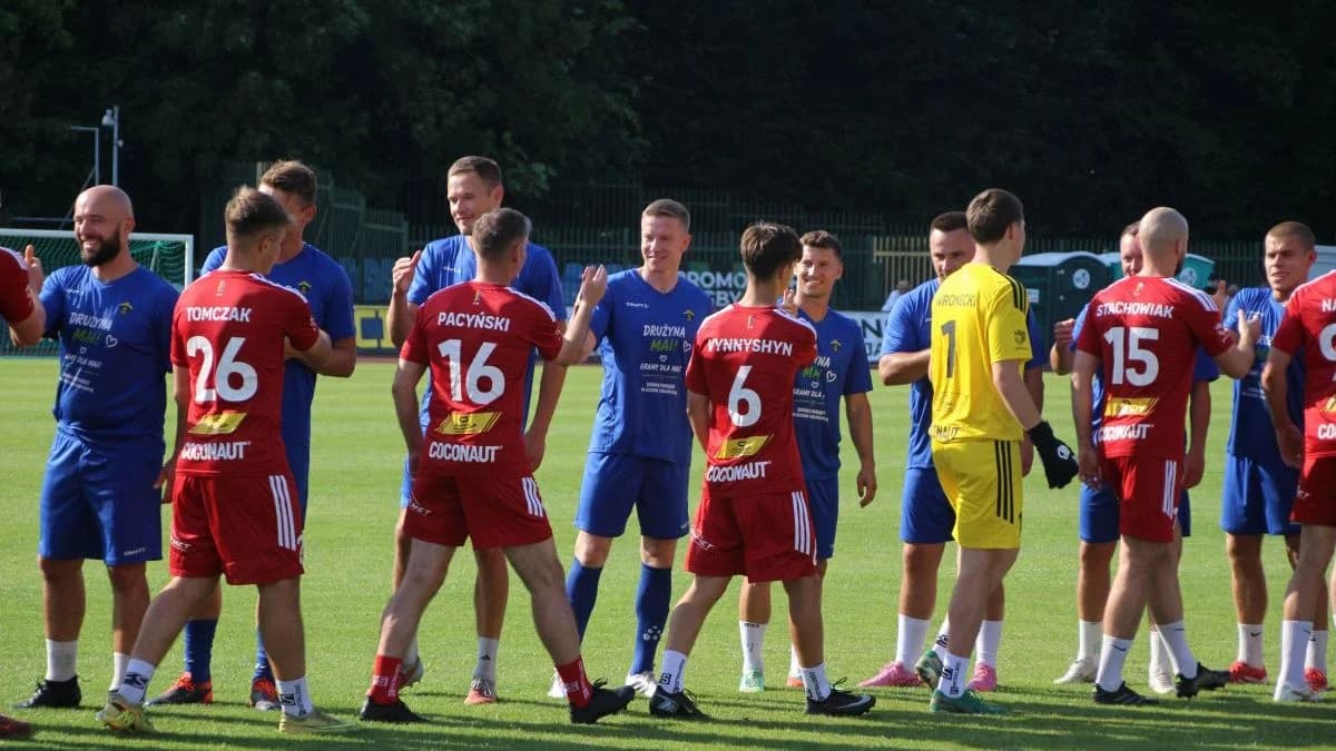 Pomimo ogromnego upału Jarocin zagrał dla Mai Kieliby. W meczu pokazowym zmierzyły się Jarota Jarocin oraz Team Maja