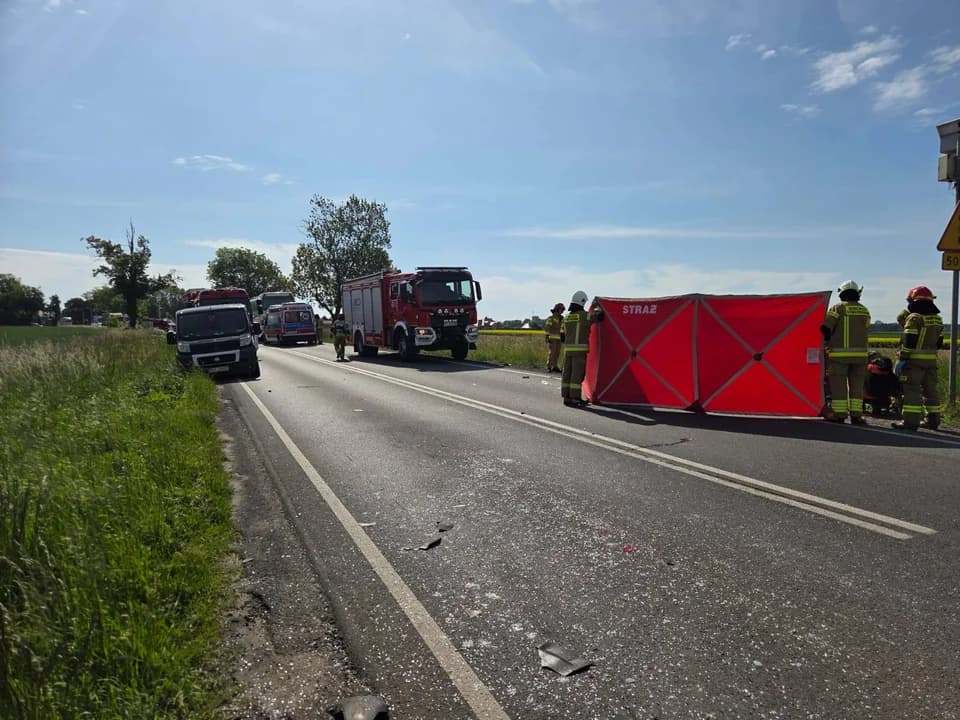 Wypadek śmiertelny w Lutogniewie — zdjęcie 1 z 14
