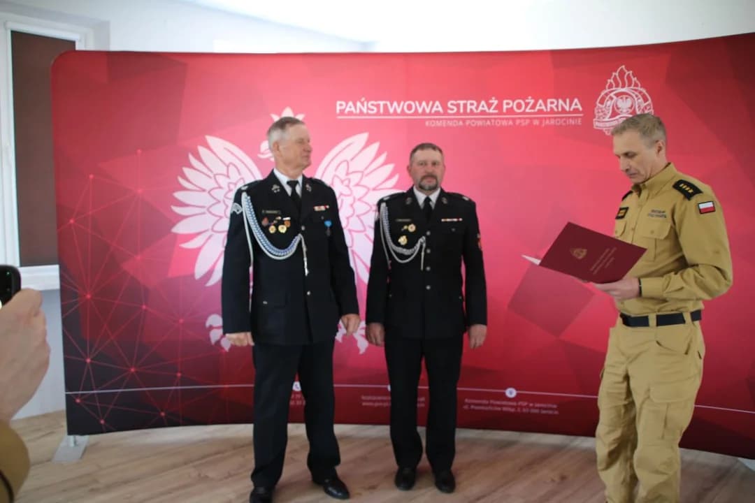 Przedstawiciele OSP Nosków odebrali decyzję Komendanta Głównego PSP o ponownym włączeniu jednostki do Krajowego Systemu Ratowniczo - Gaśniczego.