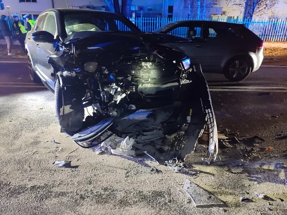 Trzy pojazdy zderzyły się na drodze krajowej nr 11 w Klęce — zdjęcie 6 z 7
