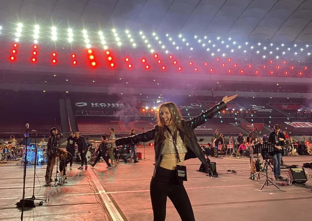 Julia wystąpiła z gwiazdami na Stadionie Narodowym. Jak jej poszło? Emocje i wrażenia niezapomniane
