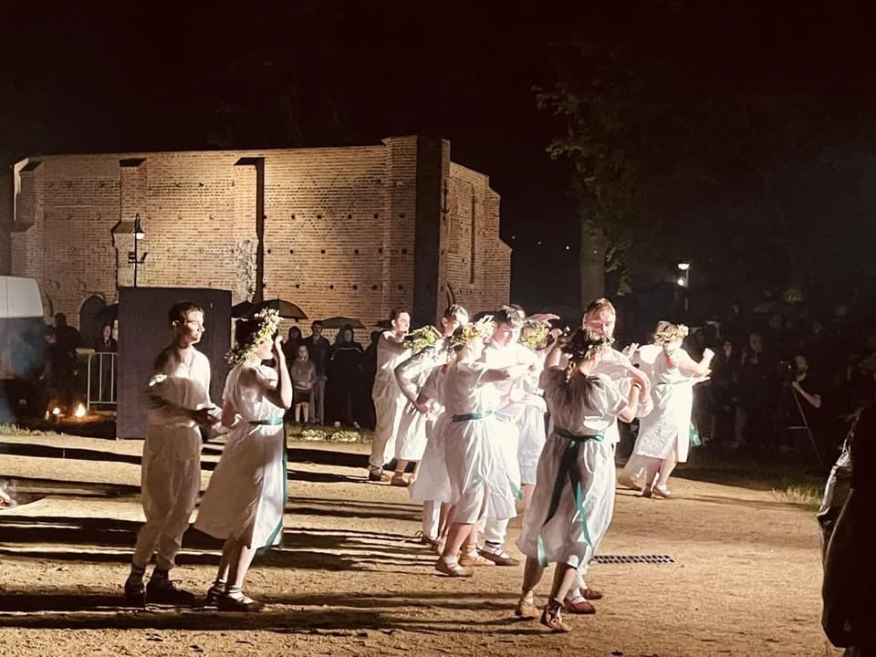 Koncert Beaty Kozidrak z zespołem Bajm oraz przedstawienie "Wianki" w parku Radolińskich w Jarocinie — zdjęcie 2 z 107