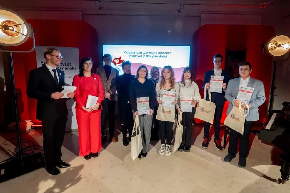 Uczniowie Liceum Ogólnokształcącego w Jarocinie laureatami konkursu „Żywe Powstanie 2023” — zdjęcie 6 z 27