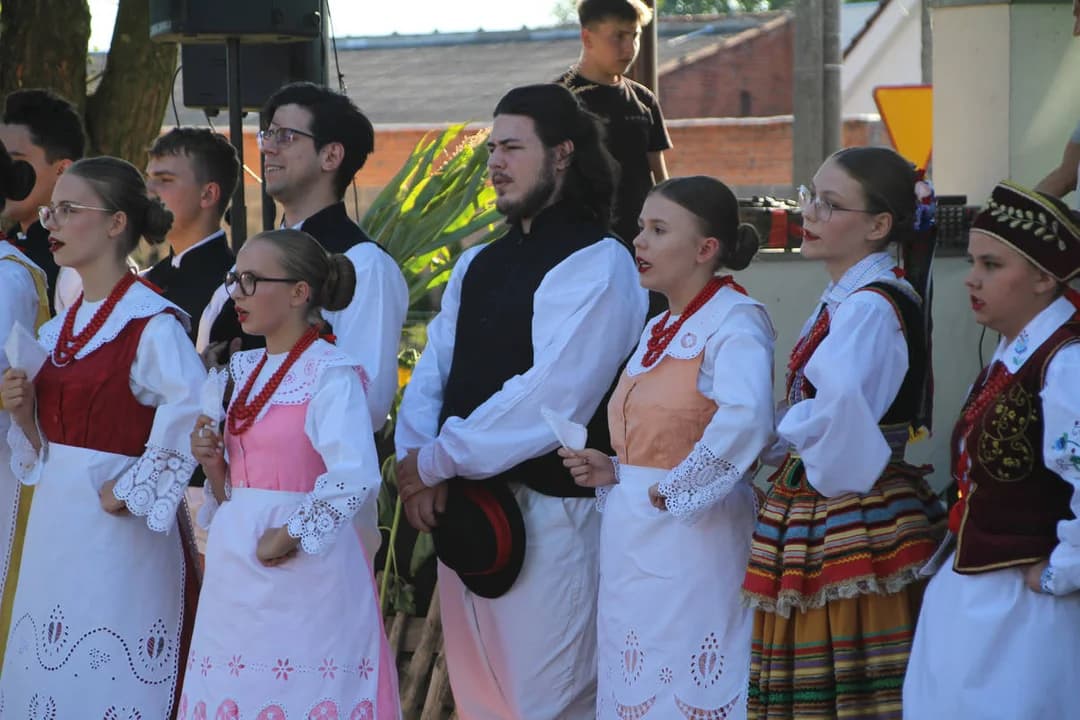 „Dziękujemy za chleb i codzienny trud” - uroczyste święto plonów w Potarzycy [ZDJĘCIA] — zdjęcie 6 z 142