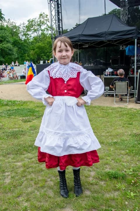 XXVI Międzynarodowe Spotkania Folklorystyczne z finałem w Jarocinie. Grecy dali popis w amfiteatrze [ZDJĘCIA] — zdjęcie 4 z 83