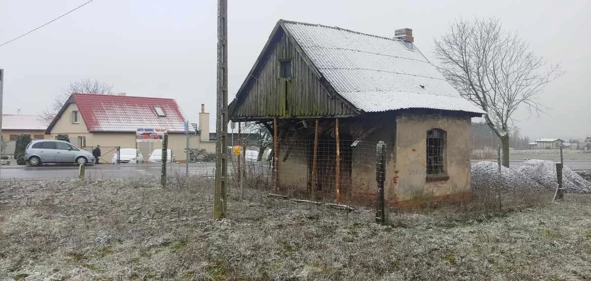 Stara kuźnia w Żerkowie częściowo rozebrana